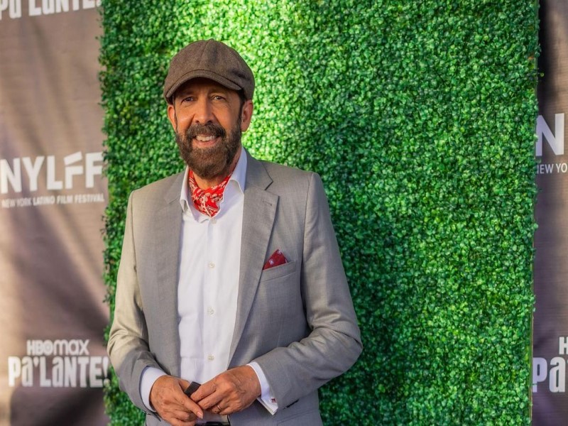 Juan Luis Guerra looking at the camera during the launching of his album, "Entre Mar y Palmeras"