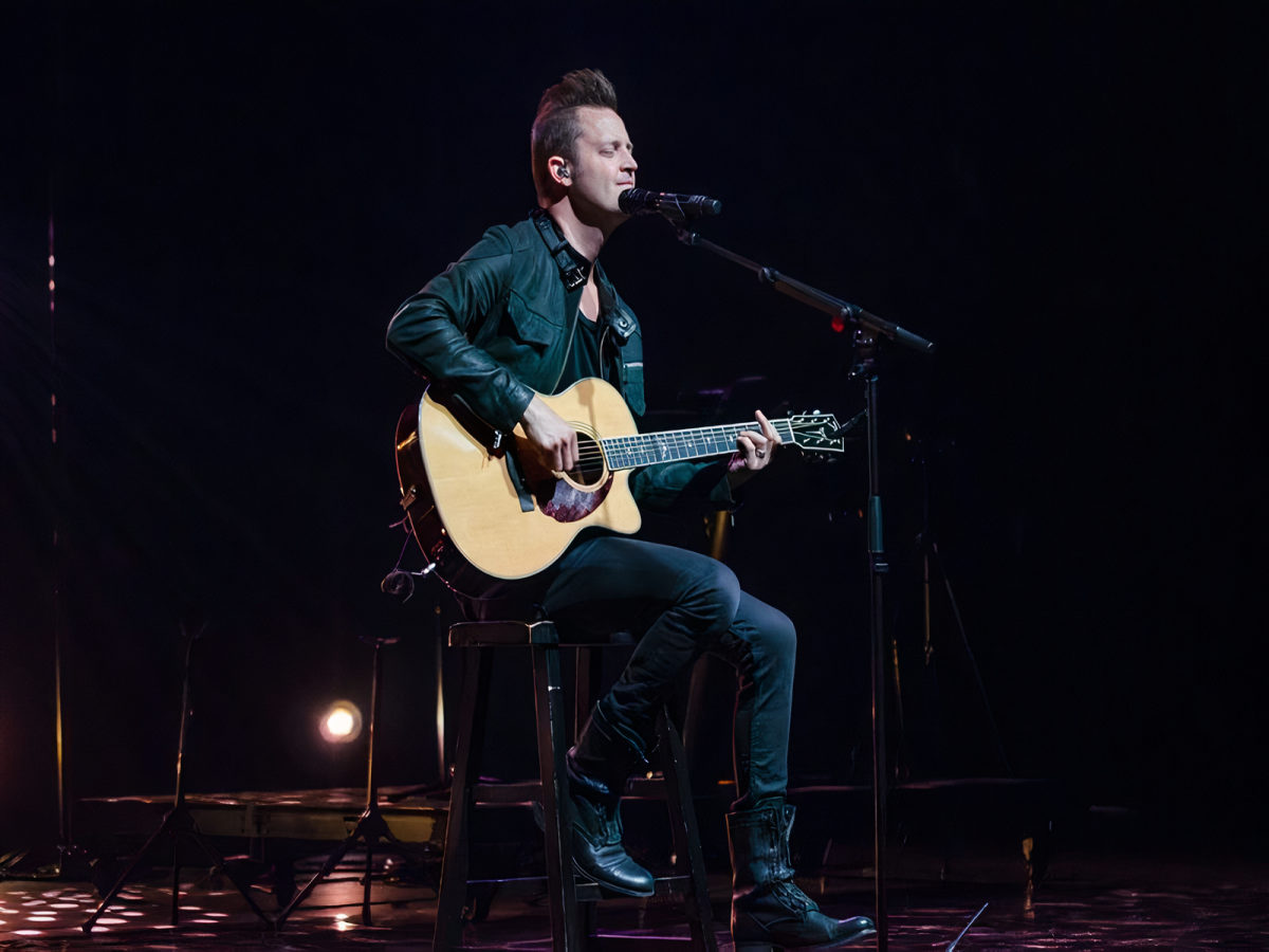 Contemporary Christian Musician Lincoln Brewster at Bayside Church - My Christian Musician